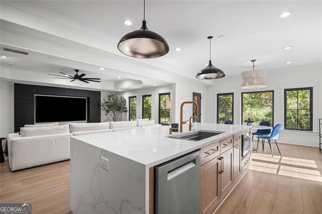 1735 HIGH Trail, Atlanta, GA 30339