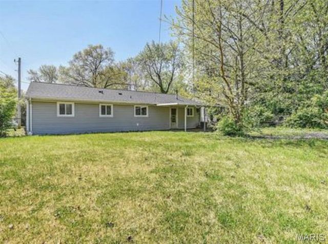 9711 Corregidor Drive, Woodson Terrace, MO 63134