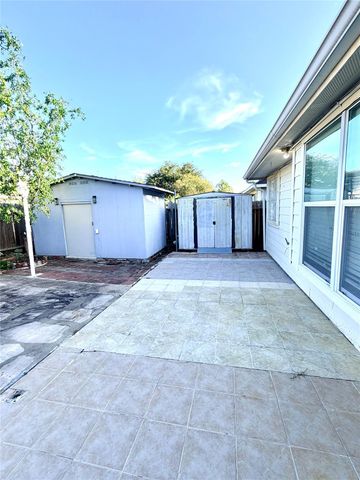 10823 Coral Garden Lane, Houston, TX 77075