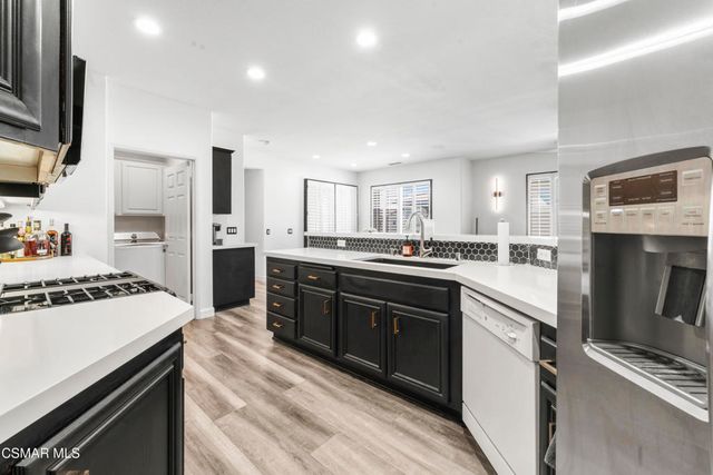 28046 Serra Lane, Valencia, CA 91355