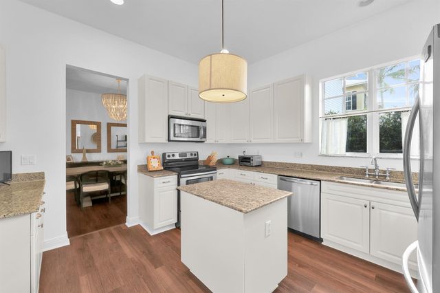 212 W Bay Cedar Circle, Jupiter, FL 33458
