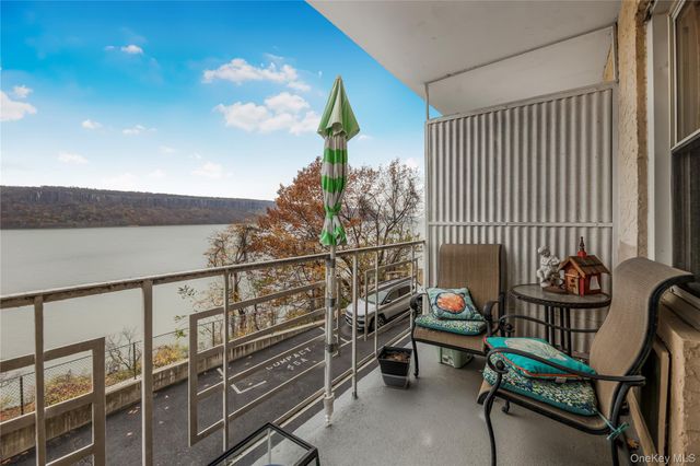 679 Warburton Avenue 1M, Yonkers, NY 10701