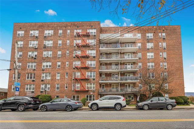 679 Warburton Avenue 1M, Yonkers, NY 10701