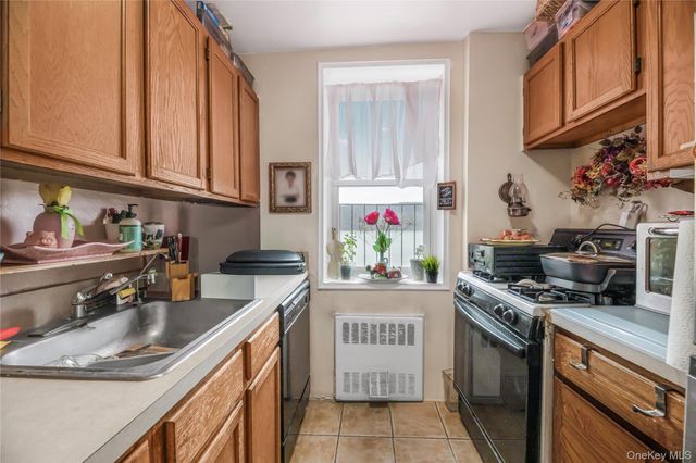 679 Warburton Avenue 1M, Yonkers, NY 10701