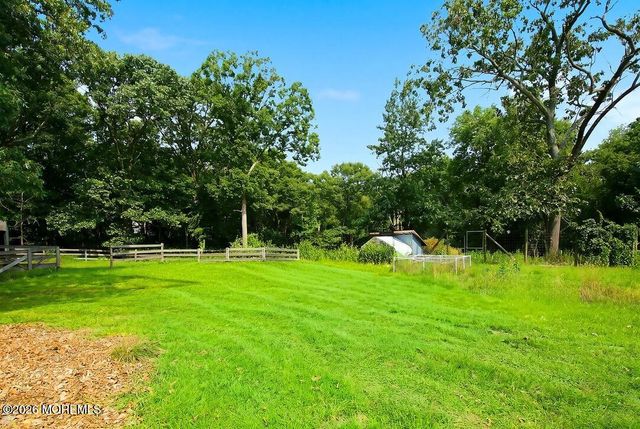 49 Maxim Road, Howell, NJ 07731