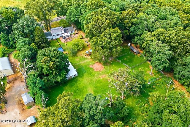 49 Maxim Road, Howell, NJ 07731