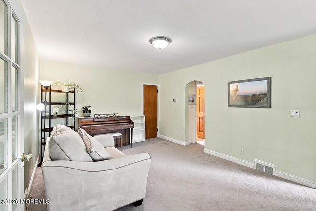 49 Maxim Road, Howell, NJ 07731