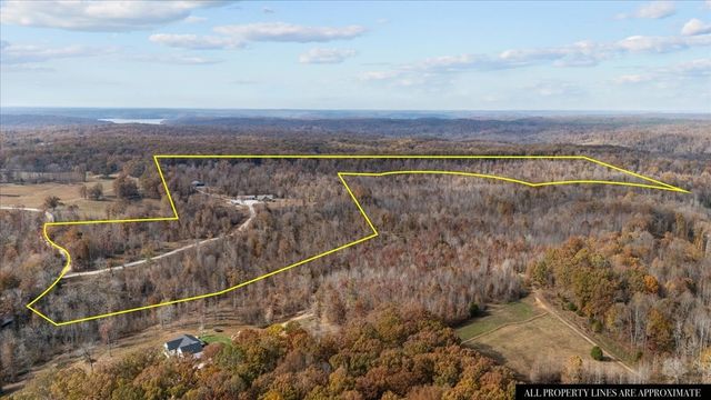 120 Fiser Rd, Waverly, TN 37185