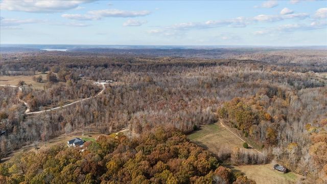 120 Fiser Rd, Waverly, TN 37185