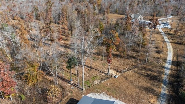 120 Fiser Rd, Waverly, TN 37185