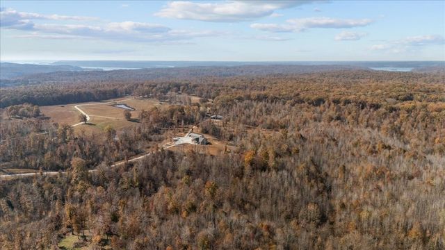 120 Fiser Rd, Waverly, TN 37185