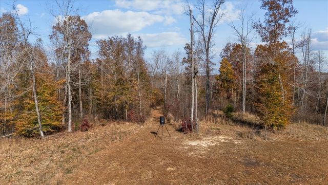 120 Fiser Rd, Waverly, TN 37185