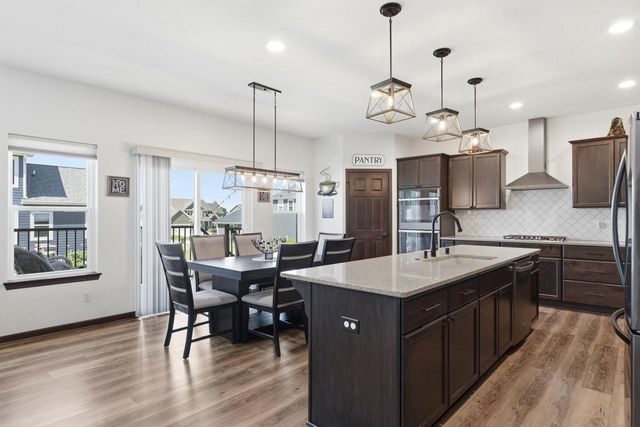 1152 W Sunrise PASS, Oak Creek, WI 53154