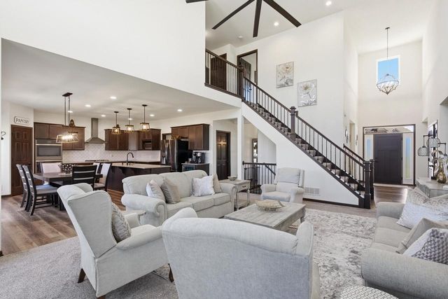 1152 W Sunrise PASS, Oak Creek, WI 53154