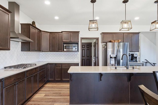 1152 W Sunrise PASS, Oak Creek, WI 53154