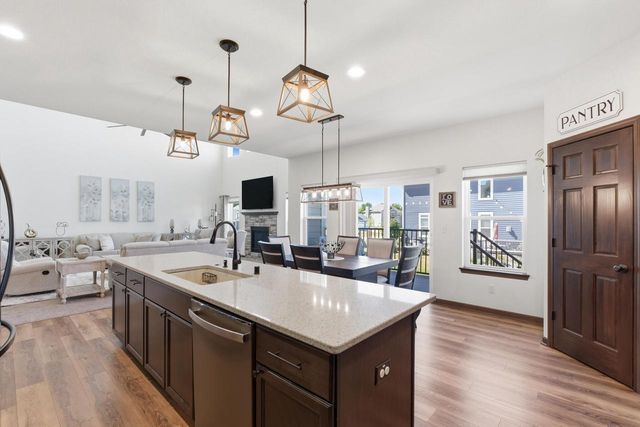 1152 W Sunrise PASS, Oak Creek, WI 53154