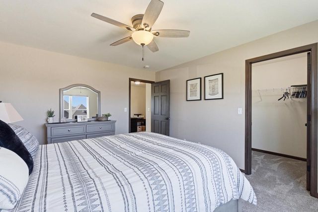 1152 W Sunrise PASS, Oak Creek, WI 53154