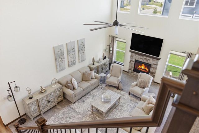 1152 W Sunrise PASS, Oak Creek, WI 53154