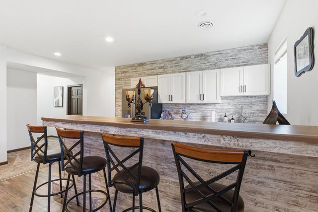 1152 W Sunrise PASS, Oak Creek, WI 53154