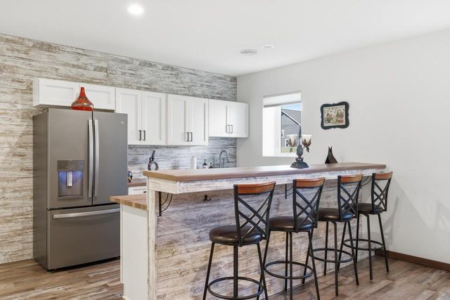 1152 W Sunrise PASS, Oak Creek, WI 53154