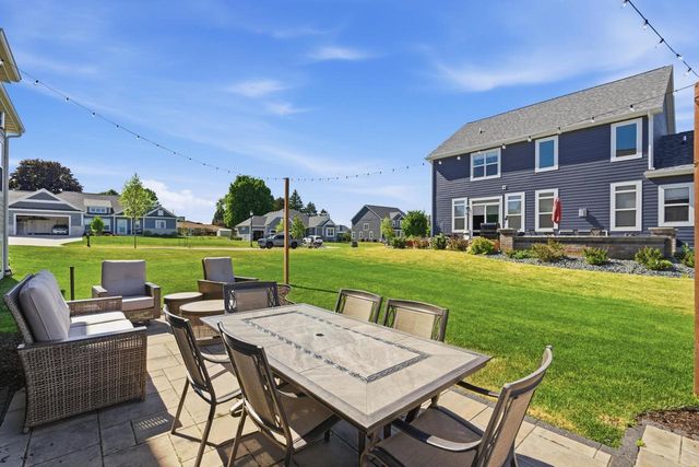 1152 W Sunrise PASS, Oak Creek, WI 53154