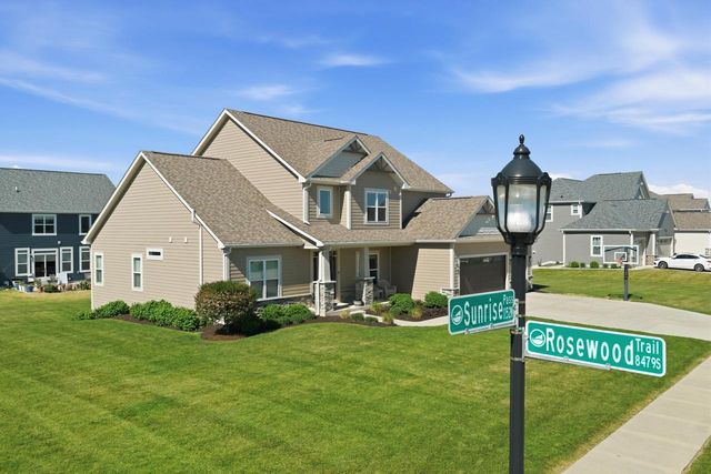 1152 W Sunrise PASS, Oak Creek, WI 53154