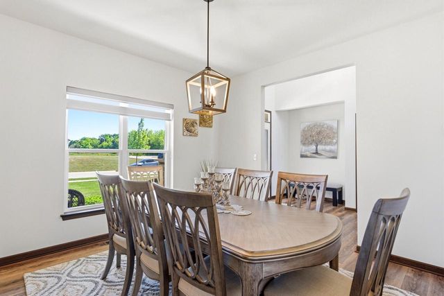 1152 W Sunrise PASS, Oak Creek, WI 53154