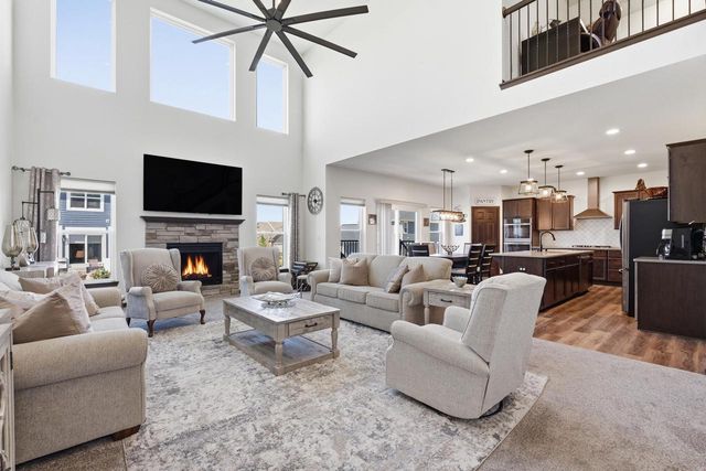 1152 W Sunrise PASS, Oak Creek, WI 53154