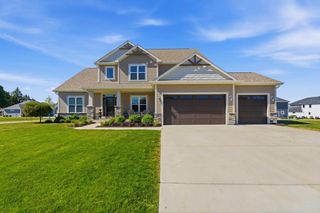 1152 W Sunrise PASS, Oak Creek, WI 53154