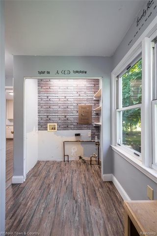300 S Elms Road, Flushing, MI 48433