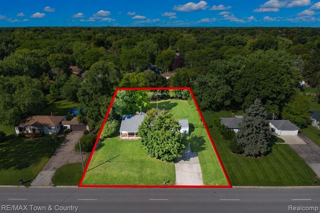300 S Elms Road, Flushing, MI 48433