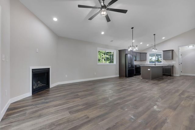 331 Gateway Parkway, Osceola, WI 54020