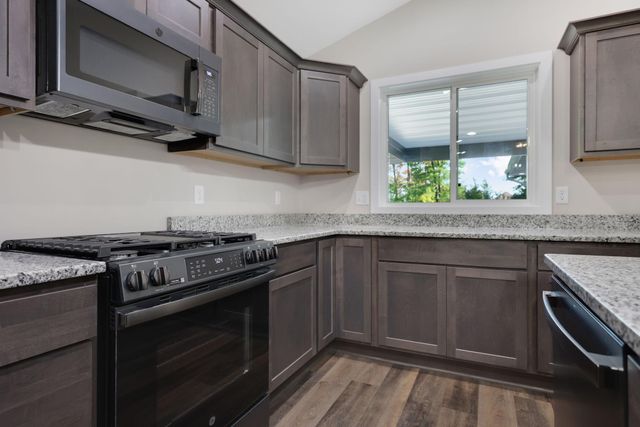 331 Gateway Parkway, Osceola, WI 54020