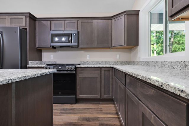 331 Gateway Parkway, Osceola, WI 54020