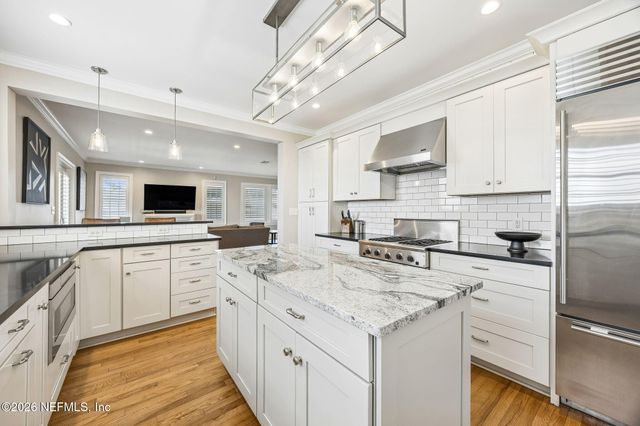 1676 RIVER Road, Jacksonville, FL 32207