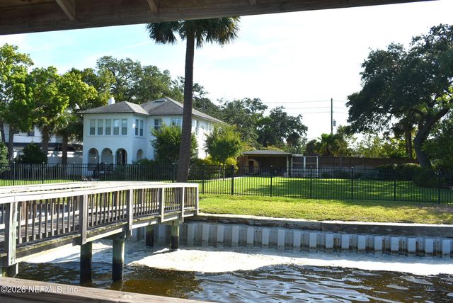 1676 RIVER Road, Jacksonville, FL 32207