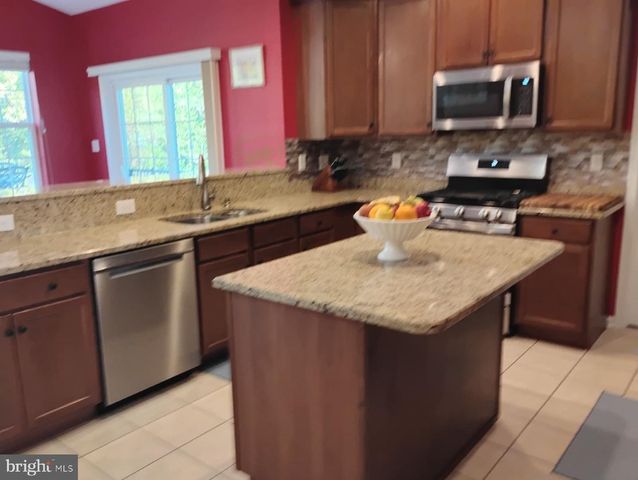 214 MARVIN LN, Mullica Hill, NJ 08062