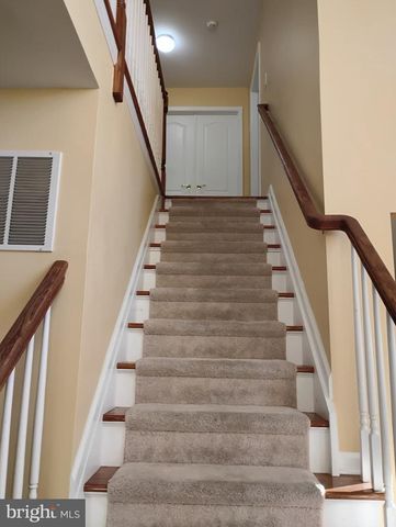 214 MARVIN LN, Mullica Hill, NJ 08062