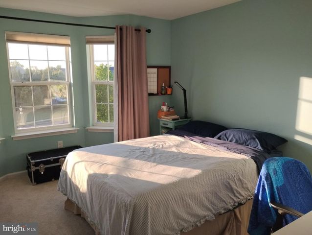 214 MARVIN LN, Mullica Hill, NJ 08062