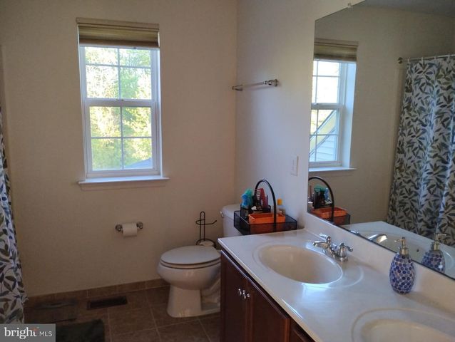 214 MARVIN LN, Mullica Hill, NJ 08062