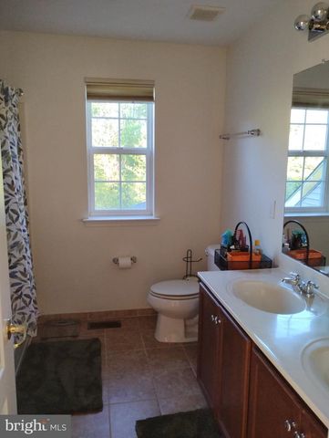 214 MARVIN LN, Mullica Hill, NJ 08062