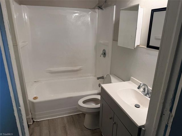 4224 Ogburn Avenue, Winston-salem, NC 27105