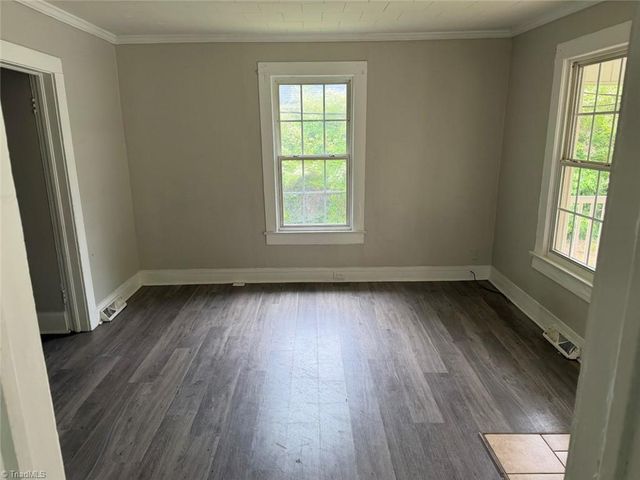 4224 Ogburn Avenue, Winston-salem, NC 27105