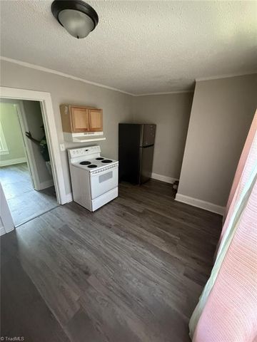 4224 Ogburn Avenue, Winston-salem, NC 27105