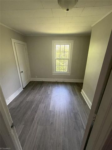 4224 Ogburn Avenue, Winston-salem, NC 27105