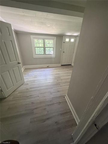 4224 Ogburn Avenue, Winston-salem, NC 27105