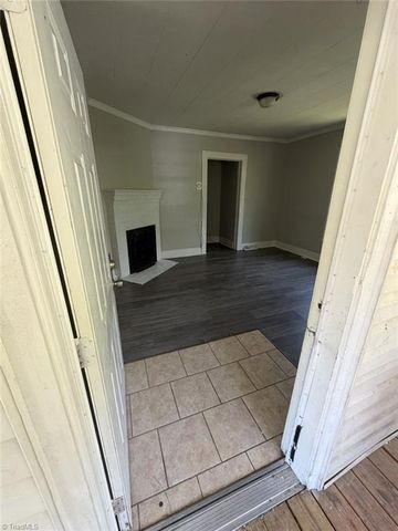 4224 Ogburn Avenue, Winston-salem, NC 27105