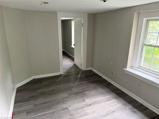 4224 Ogburn Avenue, Winston-salem, NC 27105