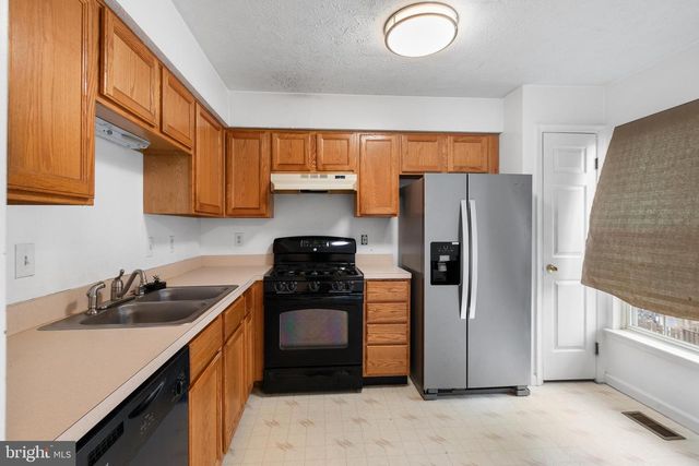 2033 S ANVIL LN, Temple Hills, MD 20748