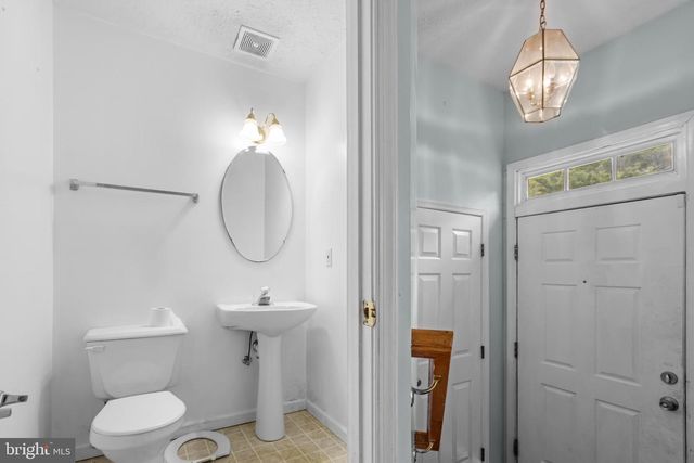 2033 S ANVIL LN, Temple Hills, MD 20748